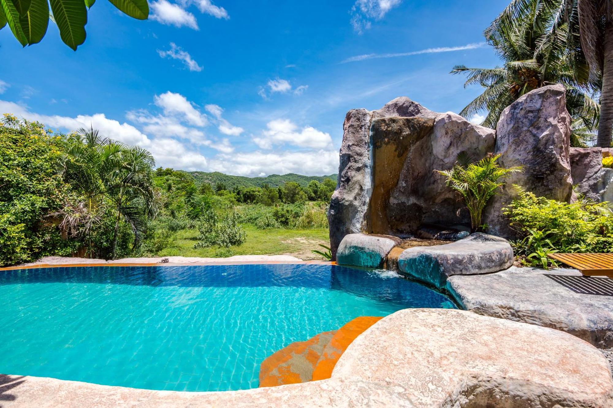 Huahin I-Din Poolvilla: Nature Retreat with Mountain Views Exterior photo